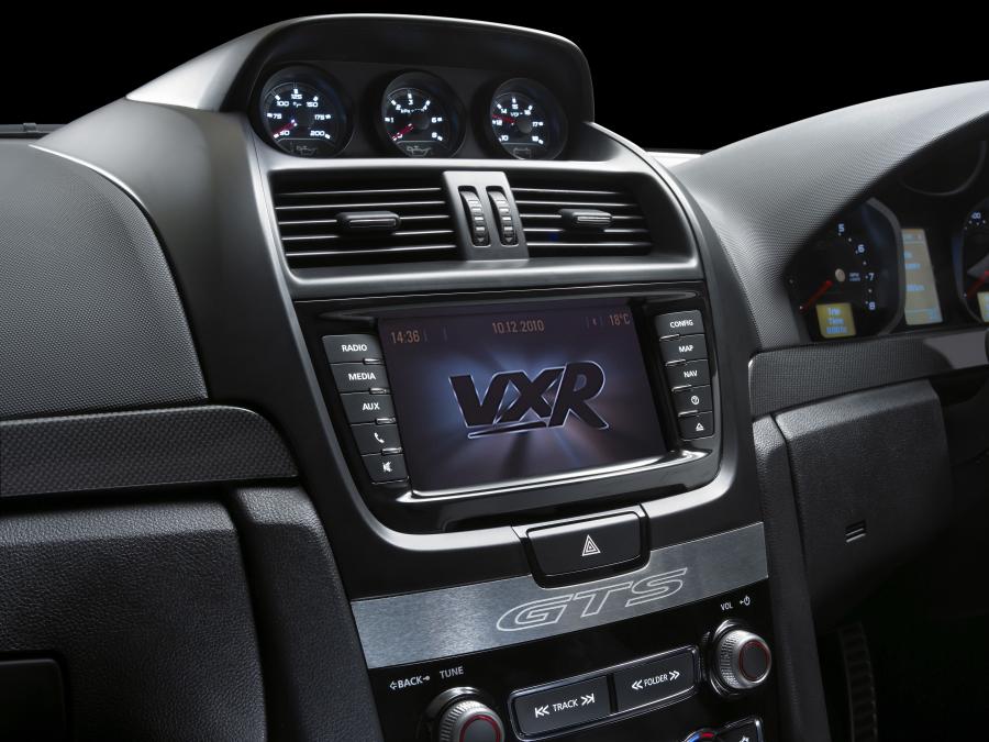  Vauxhall VXR8 2011 года  (фото 2 из 80)